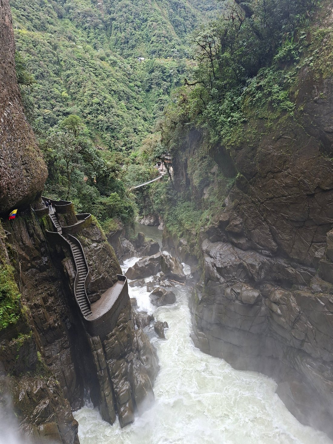 Cascada Pailon del DIablo