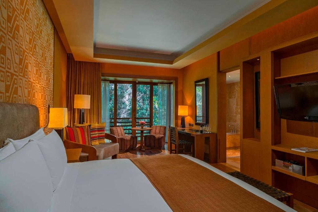 Deluxe Room - Image 1