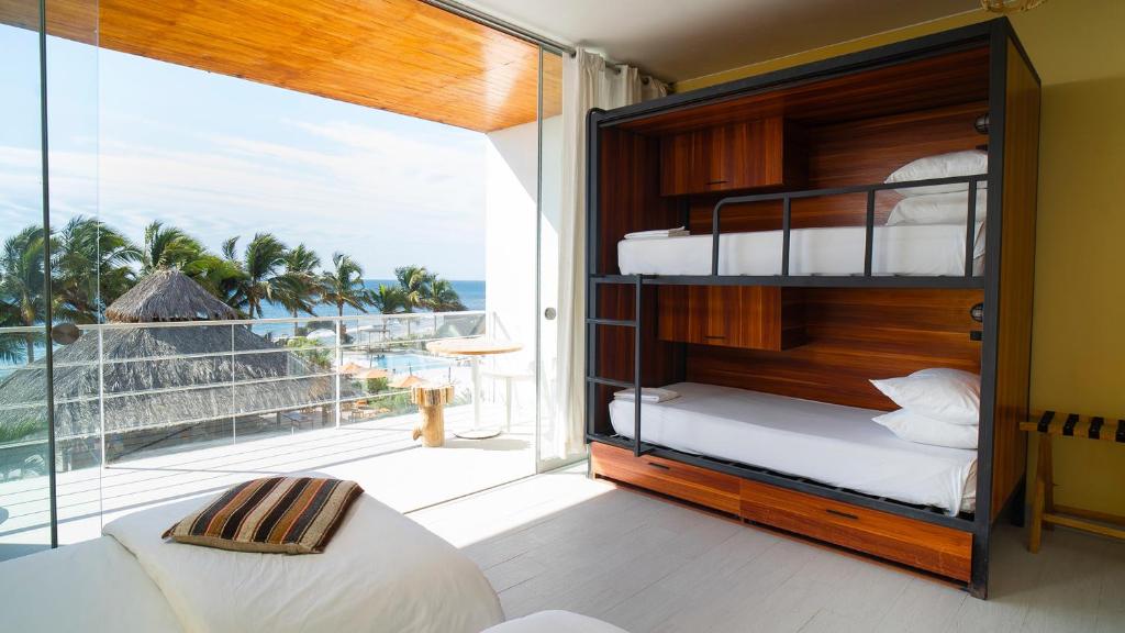 Triple Room With Sea View - Image 4