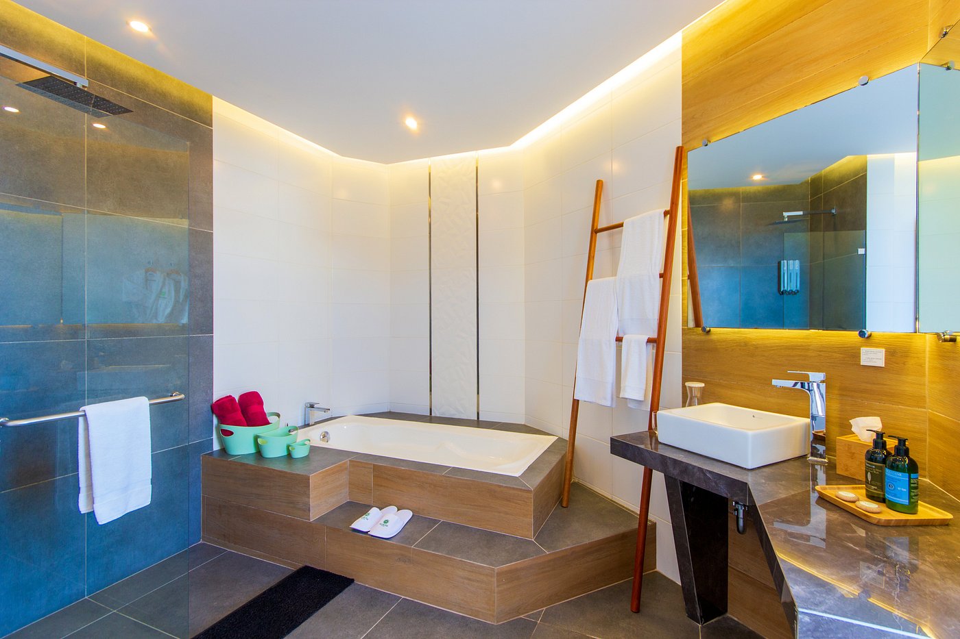 Suite - Image 3
