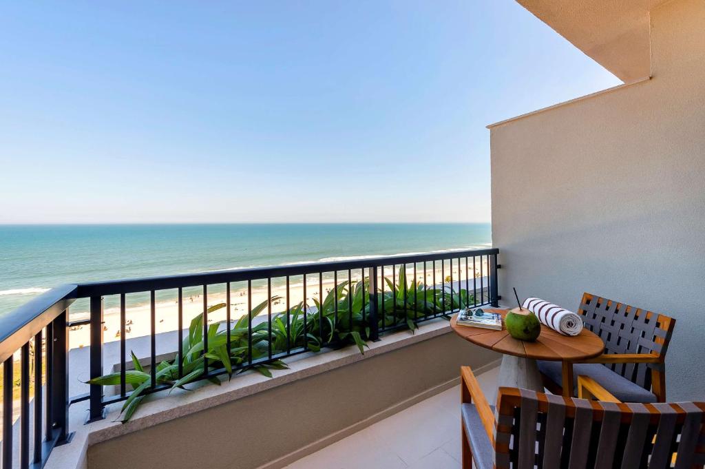 Oceanfront Suite - Image 4
