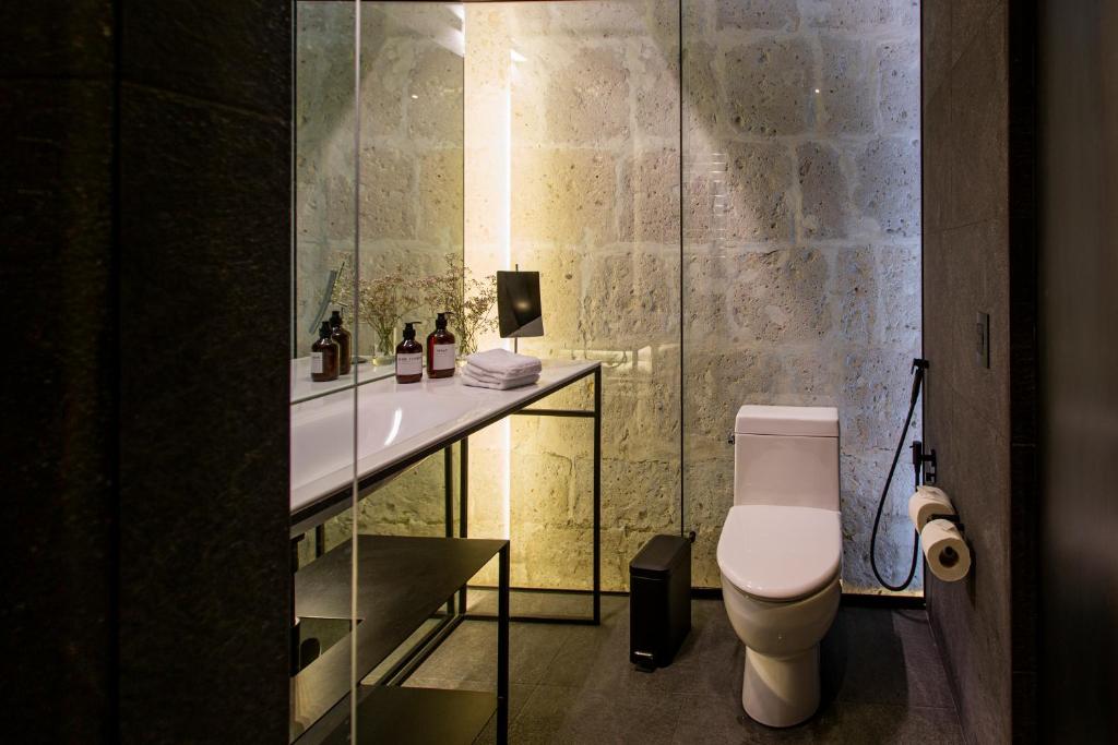 Claustro Room - Image 4