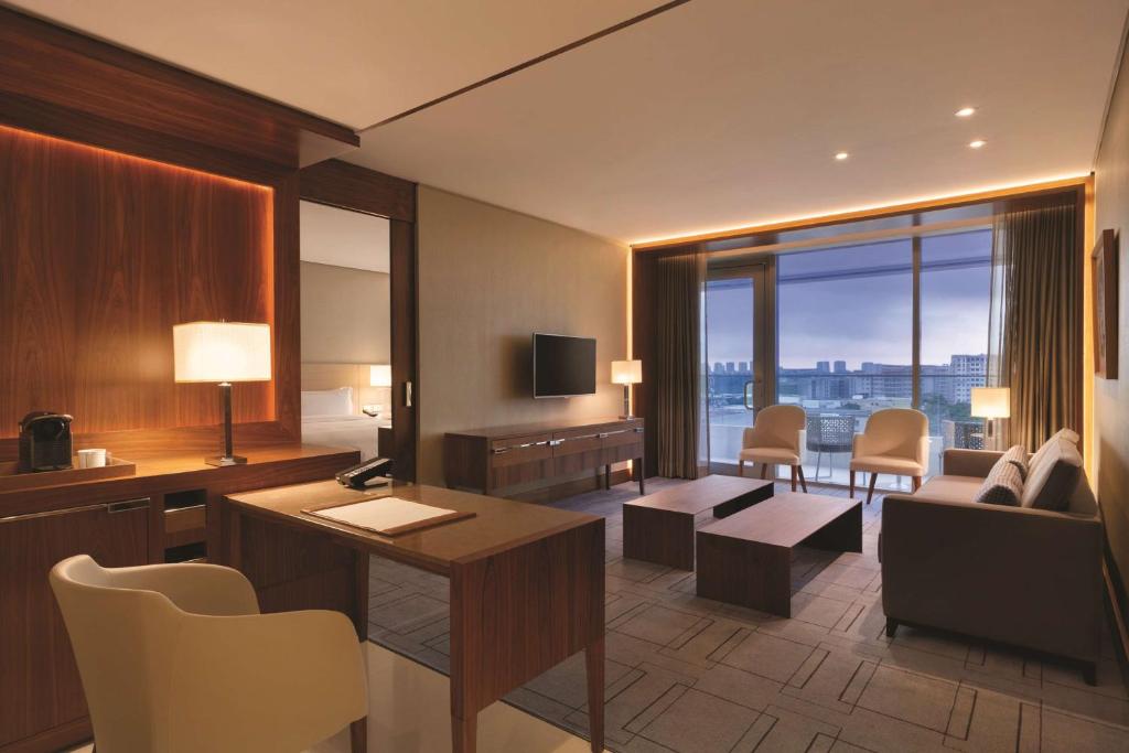 1 Bedroom Classic Suite - Image 2