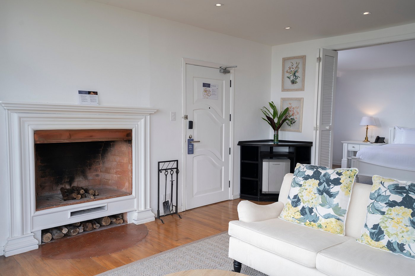 1 King Bed Villa - Image 4