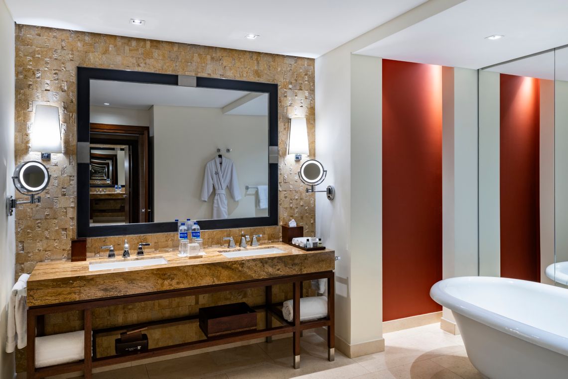 1 Bedroom Presidential Suite, 1 King - Image 3