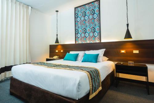 Superior Single Room - Image 3