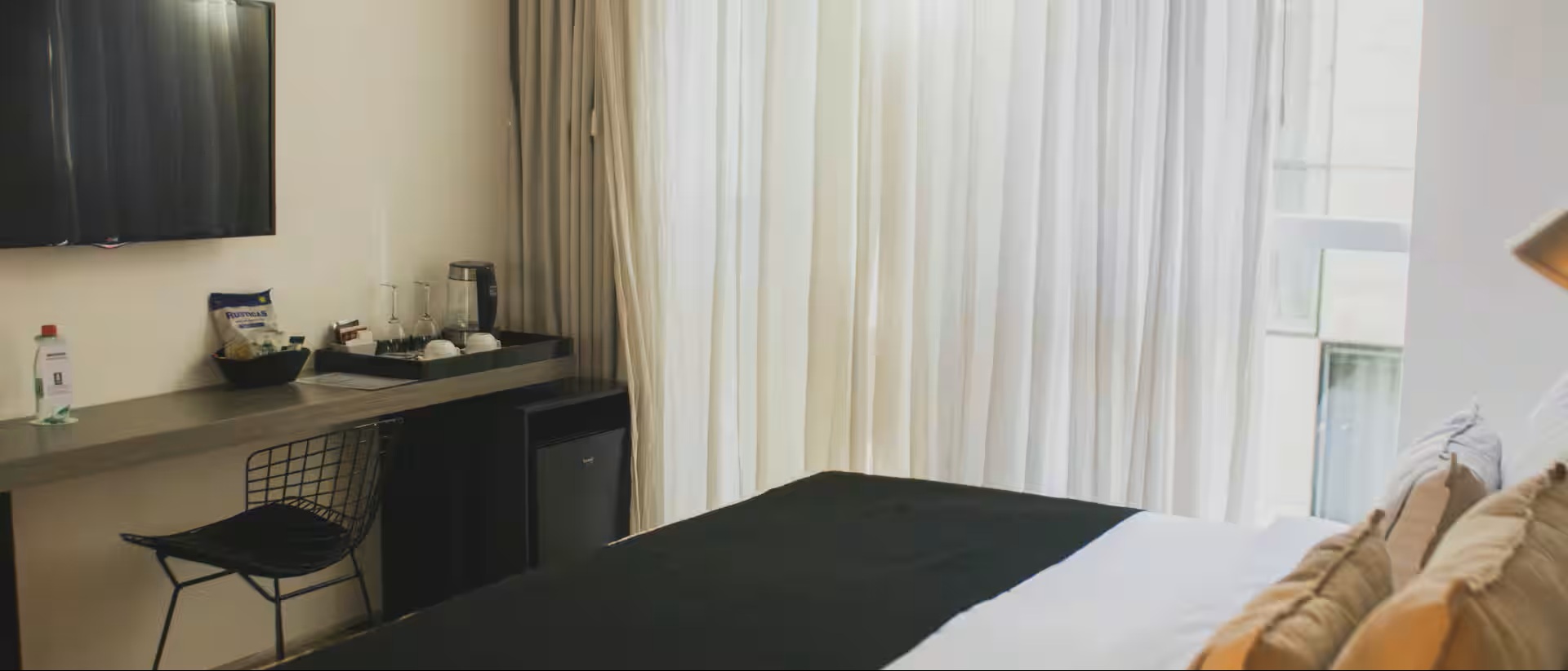 Standard 1 Queen Bed - Image 1
