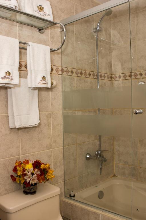 Twin Room - Image 4