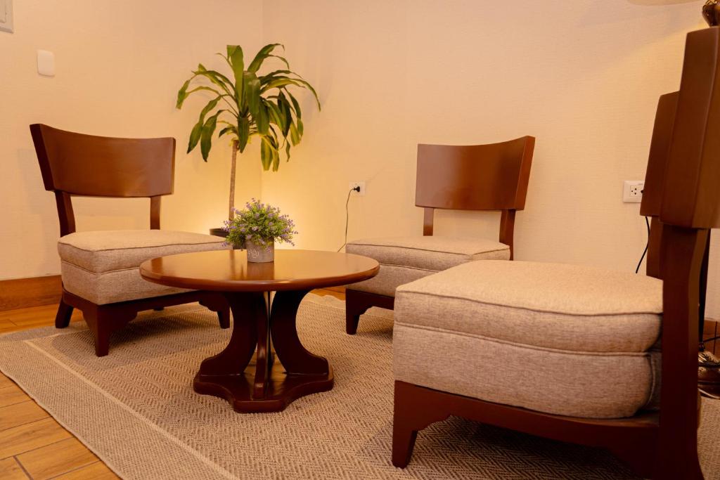 Presidential Suite - Image 3