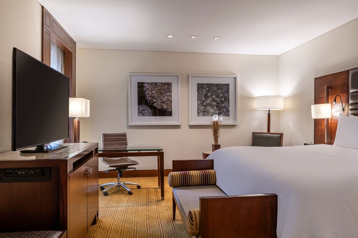 Junior Suite, 1 King - Image 2