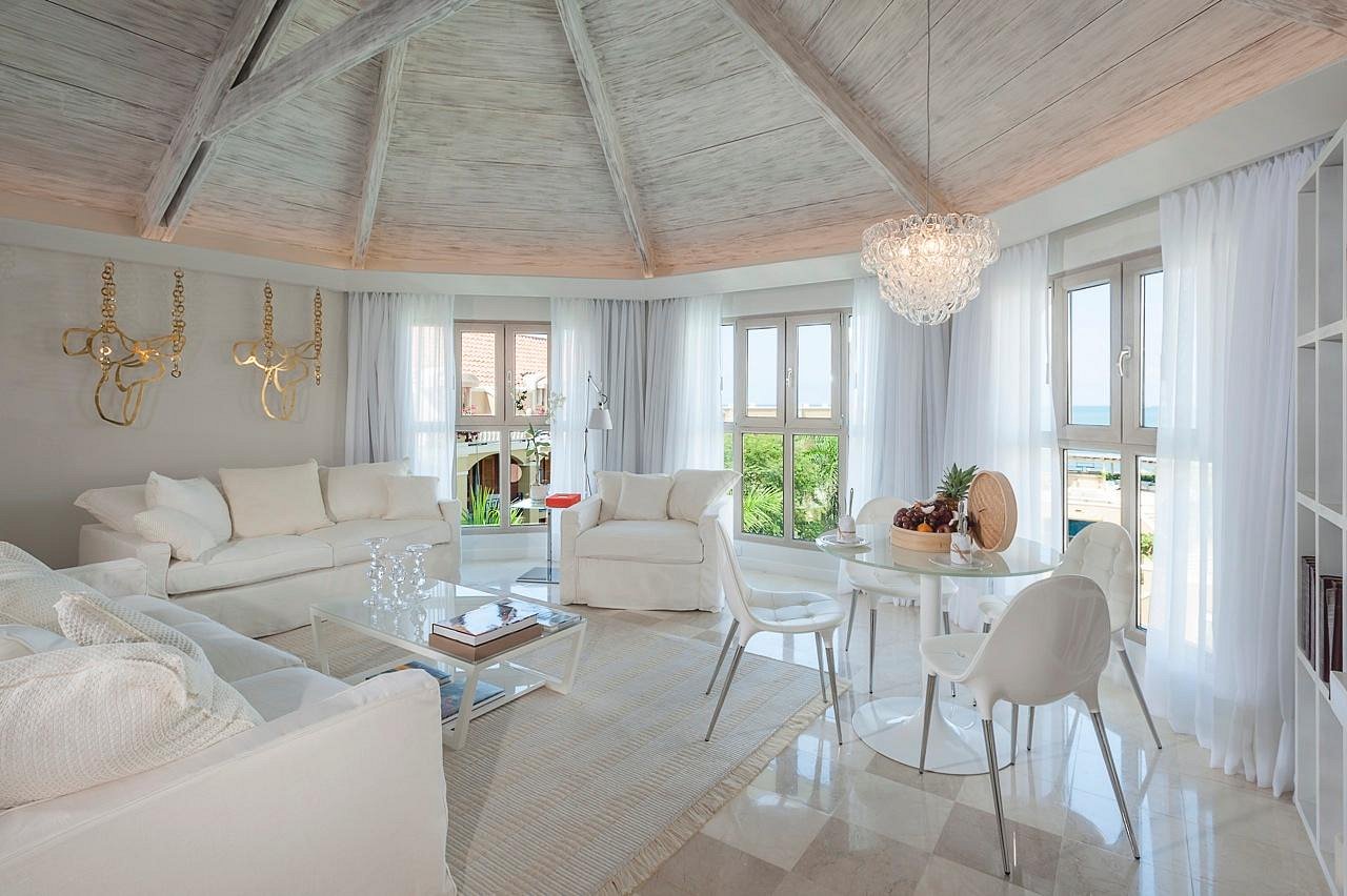 Imperial Suite - Image 2