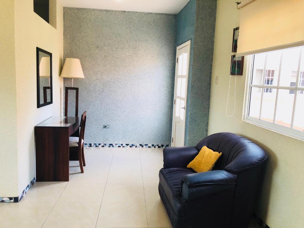 Small Double Room - Image 3
