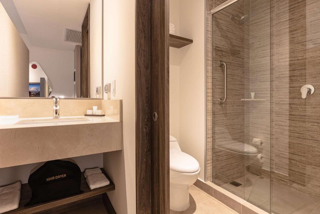 2 Twin Room Non Smoking - Image 3