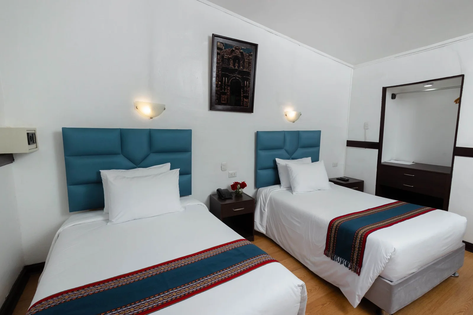 Superior Double Room with Balcony - Image 2