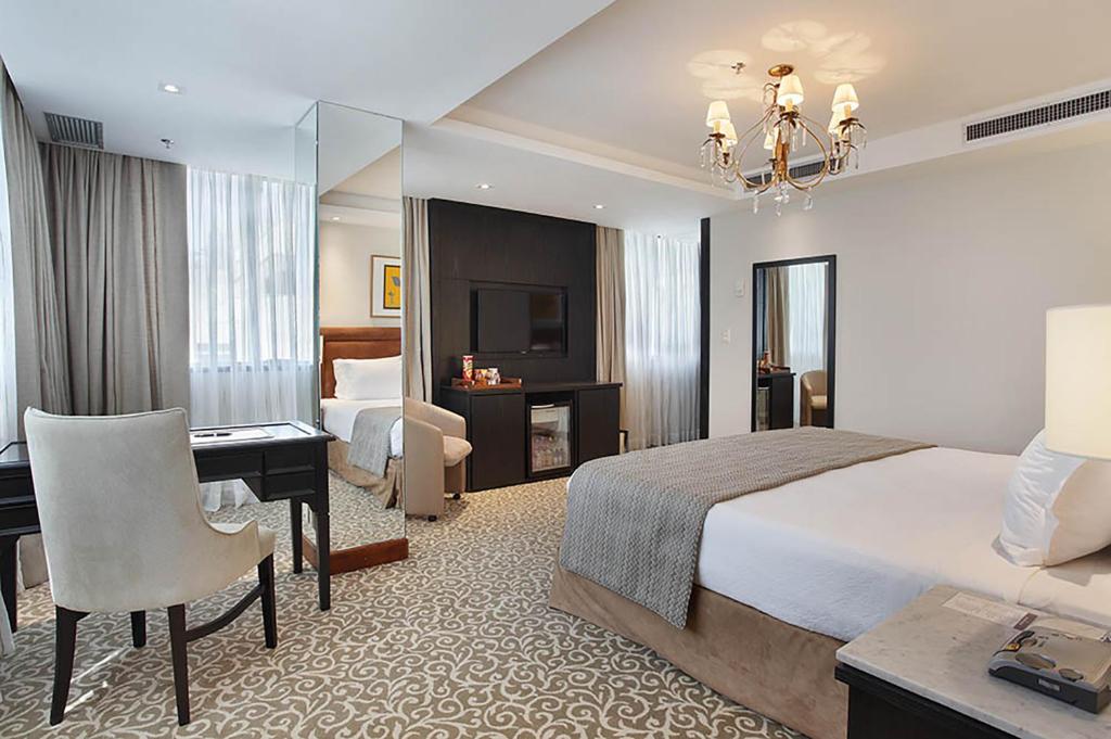 Executive Suite - Image 2