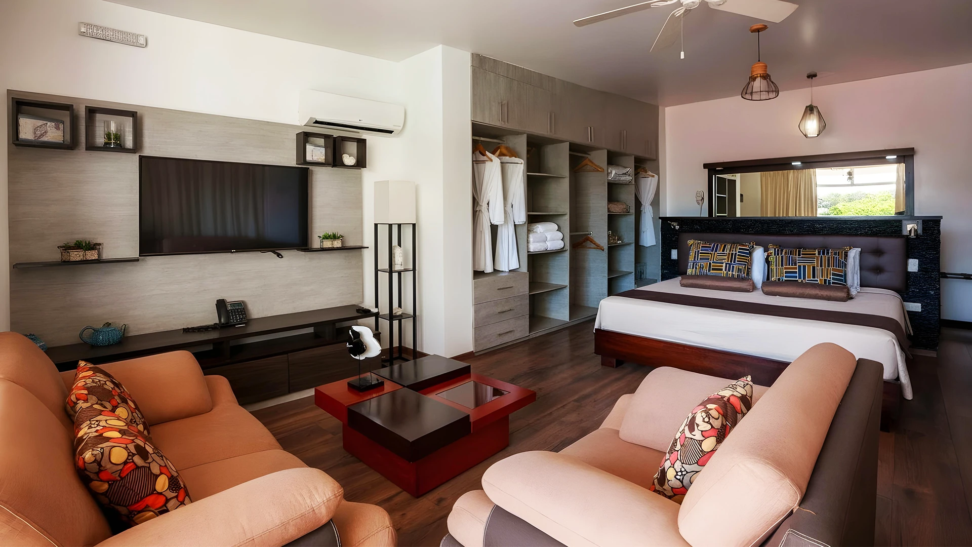 Suite with Balcony - Image 1