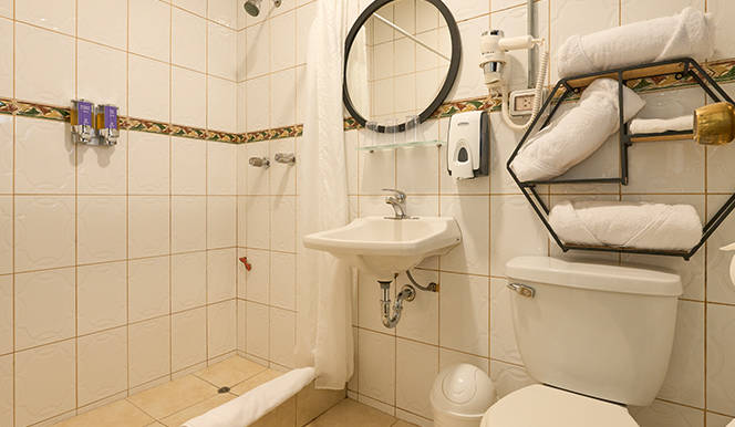 Superior Triple Room - Image 2