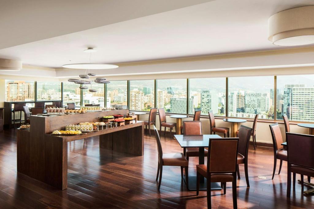 Executive lounge access - Image 4