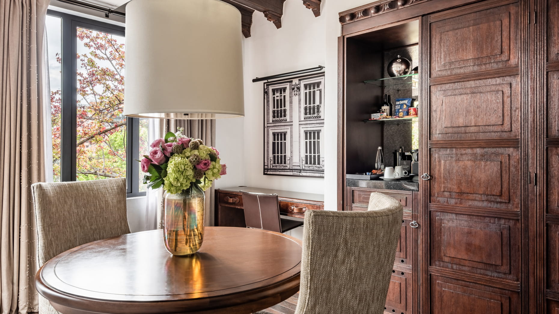 One-Bedroom Suite With Balcony - Image 3