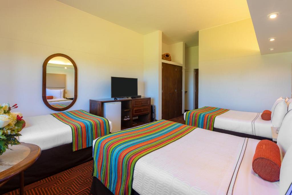 Triple Room  Lake View - Image 2