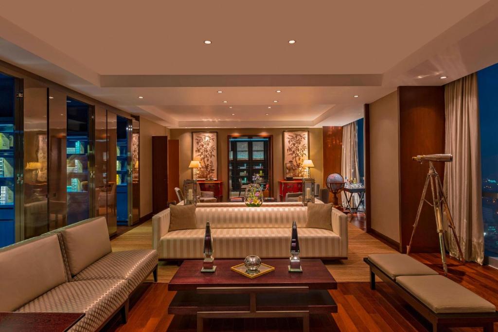 Presidential Suite - Image 3