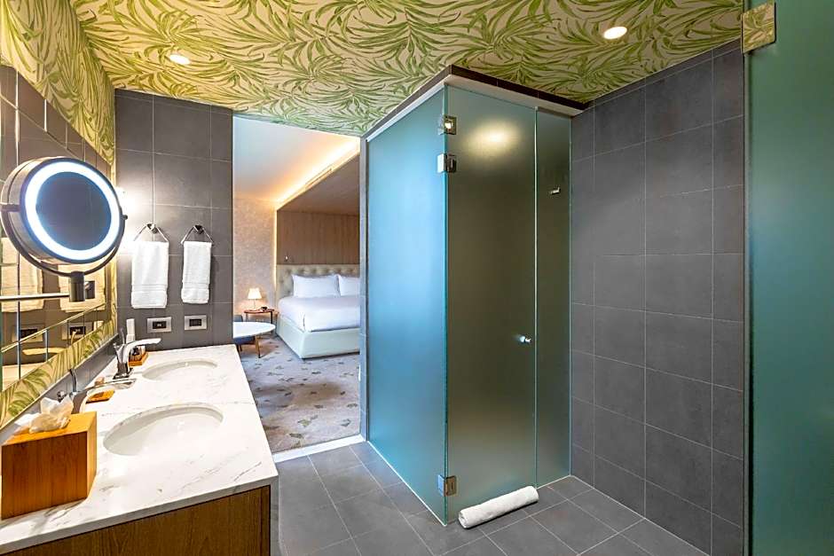 Presidential Suite - Image 4
