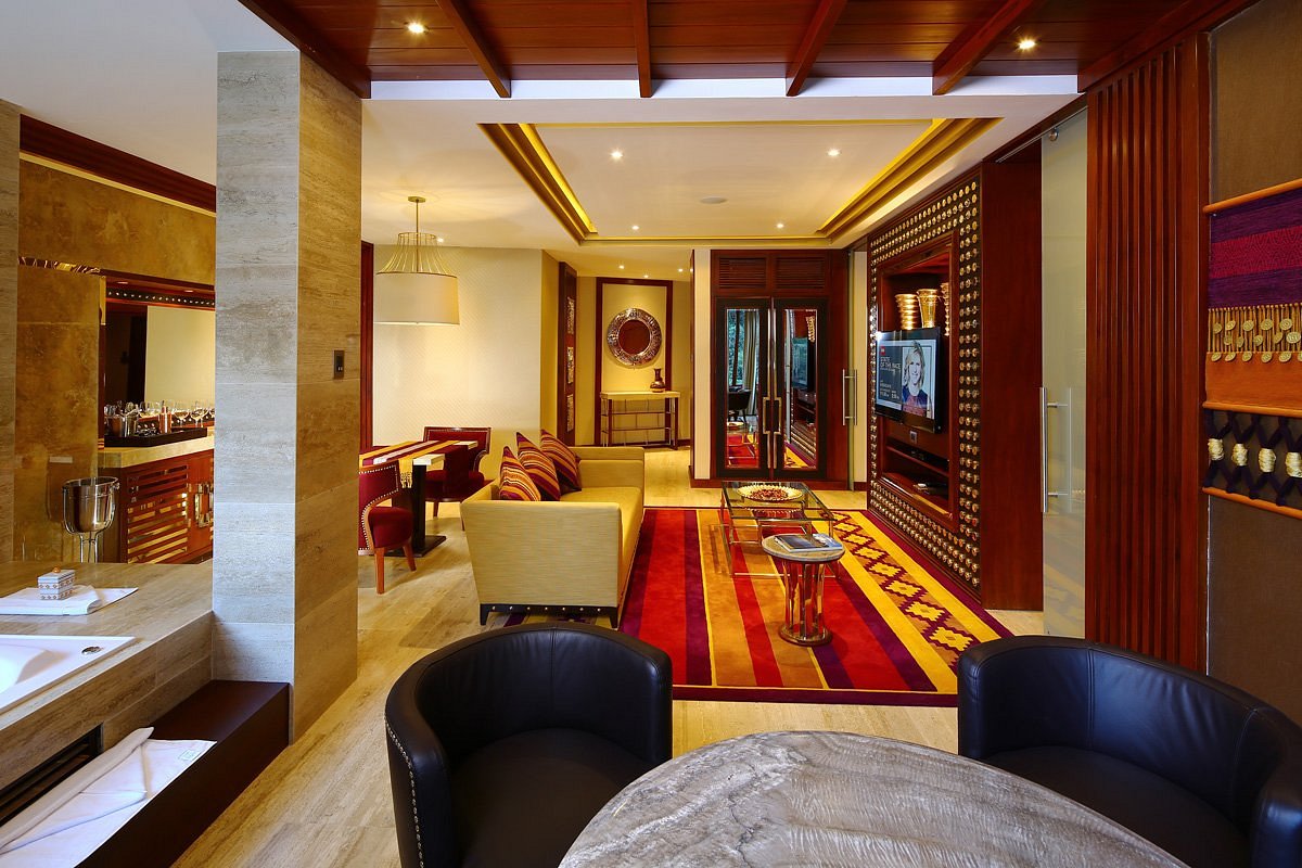 Imperial Suite with river view - Image 3