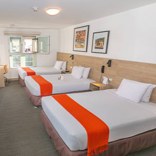 Traditional Triple Room with City View - Image 1