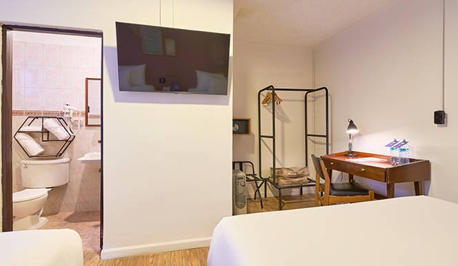 Superior Twin Room - Image 3