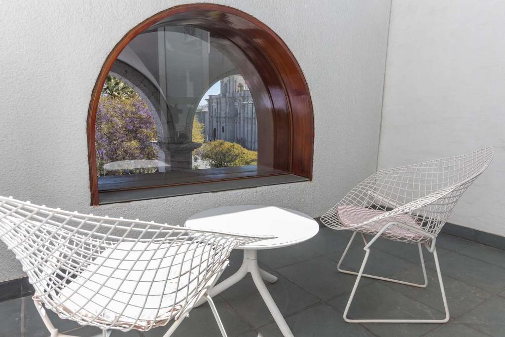 Superior Double Room with Terrace - Image 2