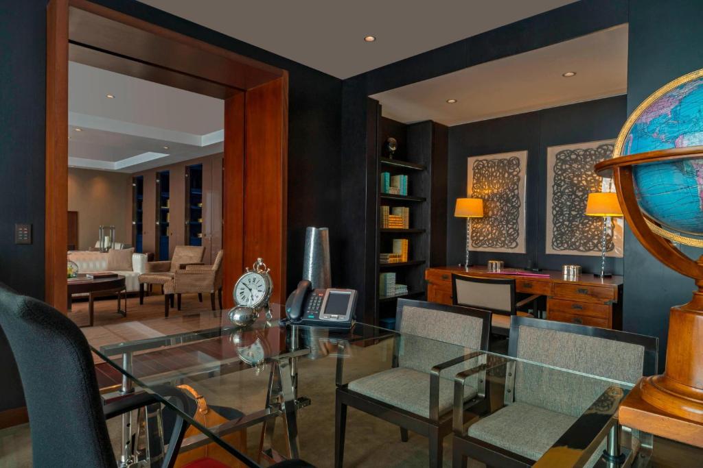 Presidential Suite - Image 2