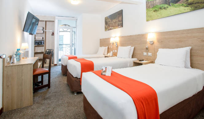 Traditional Triple Room with View - Image 3