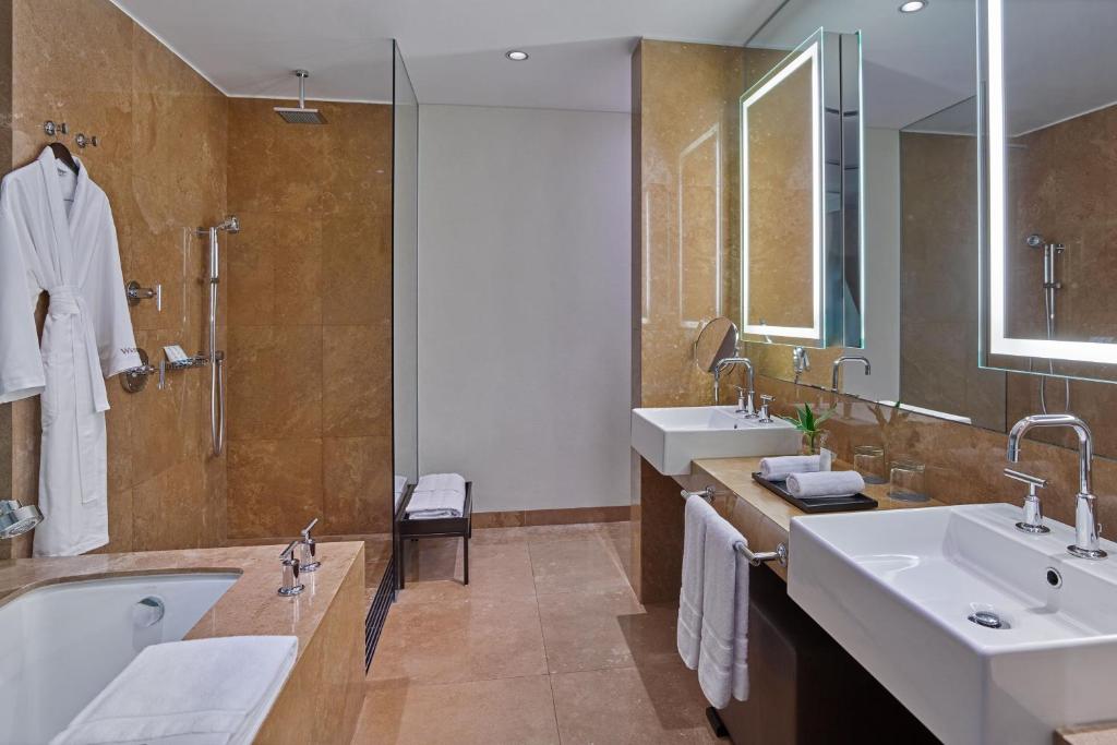 Grand Deluxe 2 Queen room - Image 3