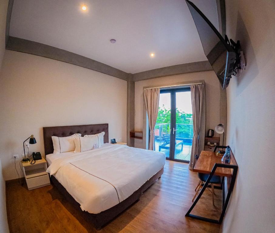 Junior Suite Room - Image 1