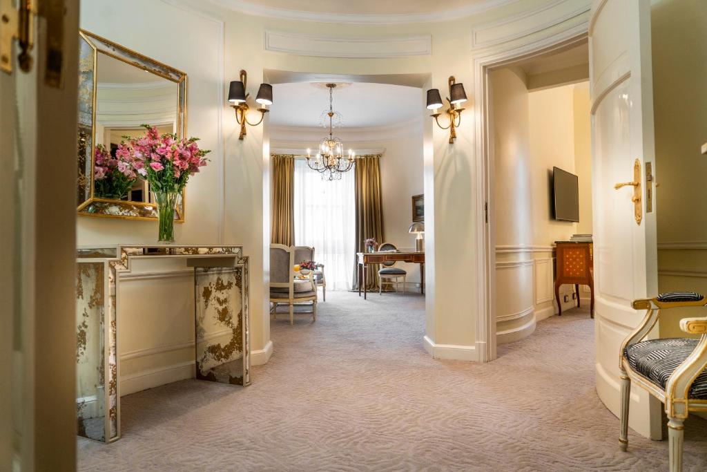 Roof Garden Suite - Image 2
