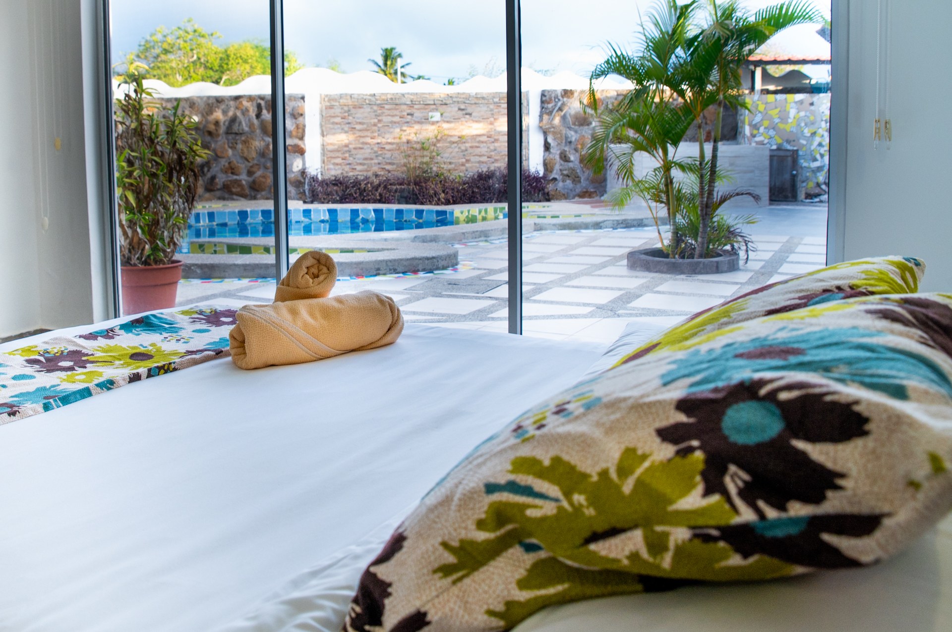 Suite Pool View – Double/Triple - Image 3