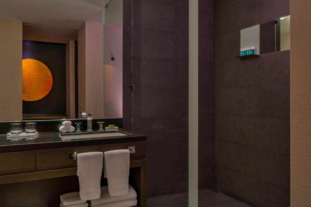 Premier Deluxe Room - Image 3