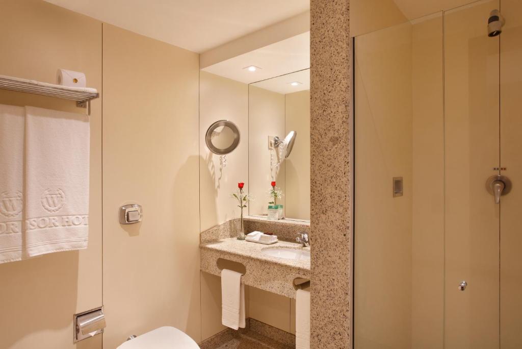 Luxury Double Bed room - Image 3