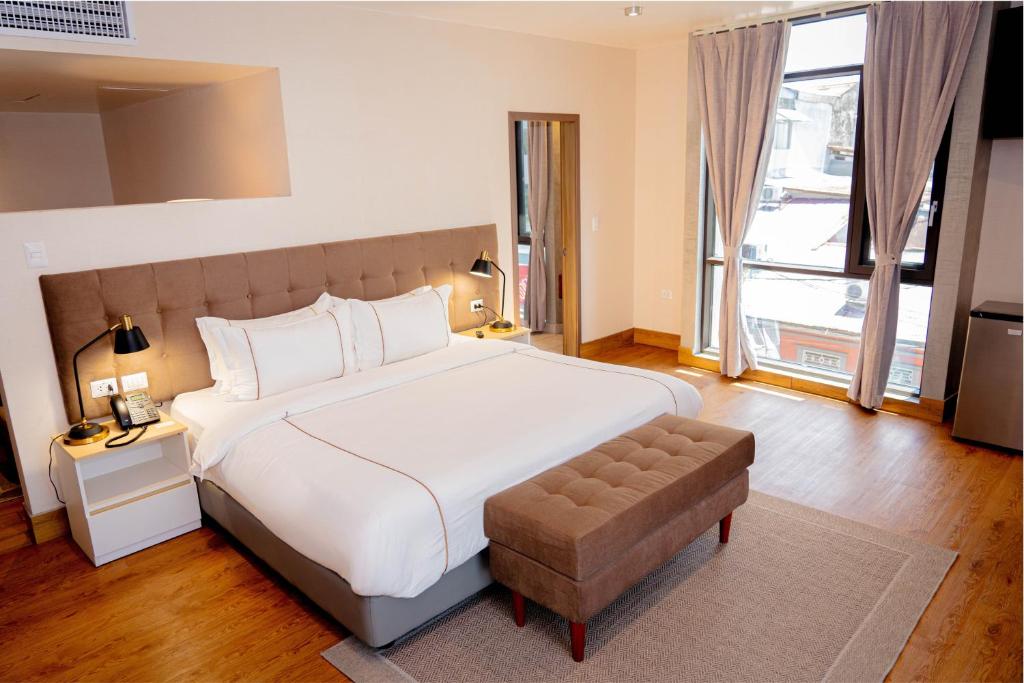 Presidential Suite - Image 1