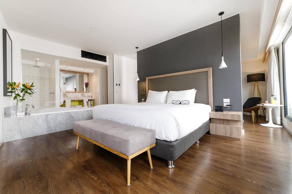 THE TOWNHOUSE (SUITE) - Image 3
