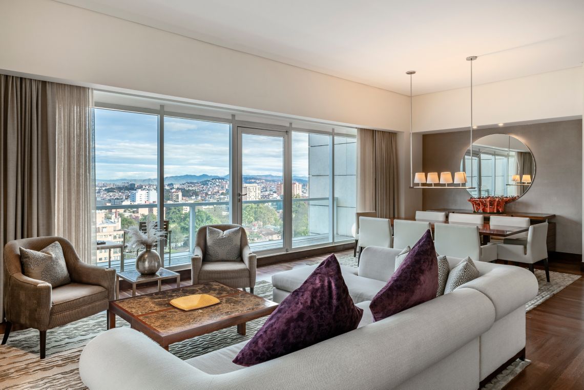 1 Bedroom Presidential Suite, 1 King - Image 2