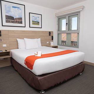 Traditional Matrimonial Room with City View - Image 2