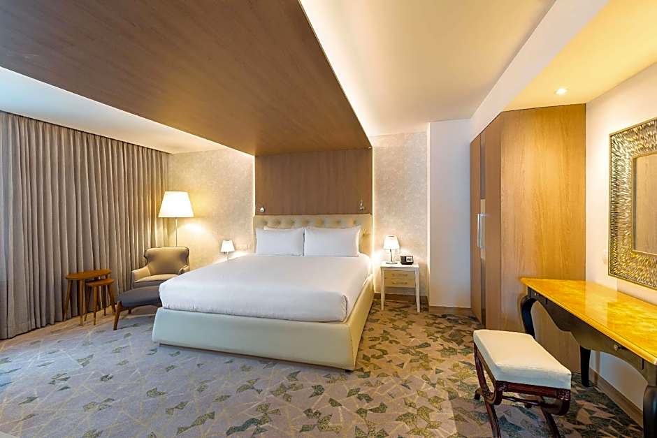 Presidential Suite - Image 1