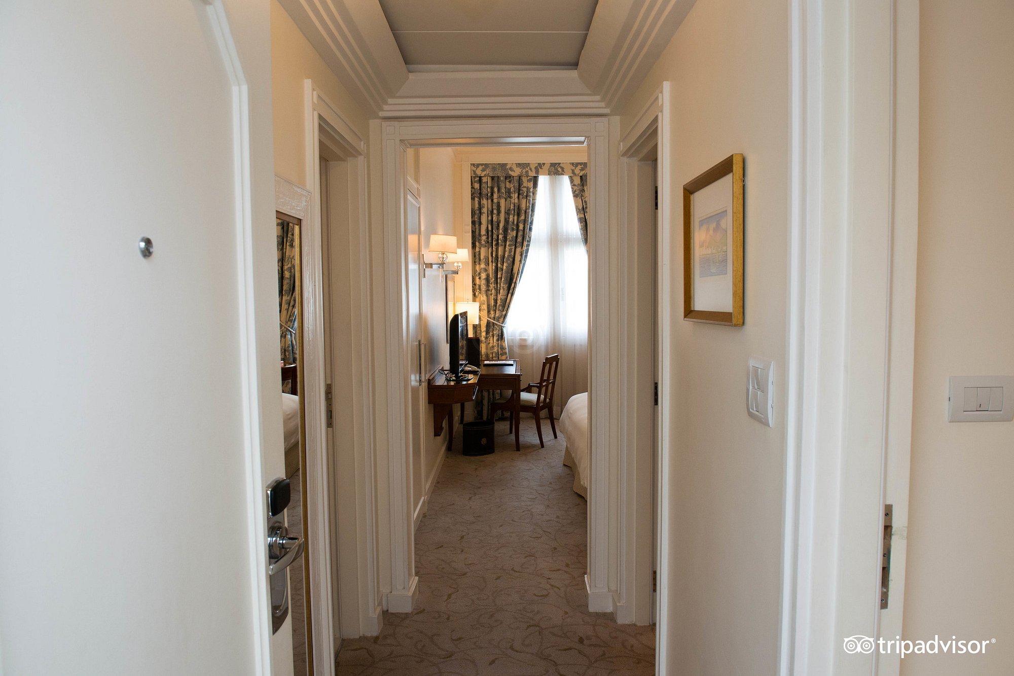 Superior City View Rooms - Image 2