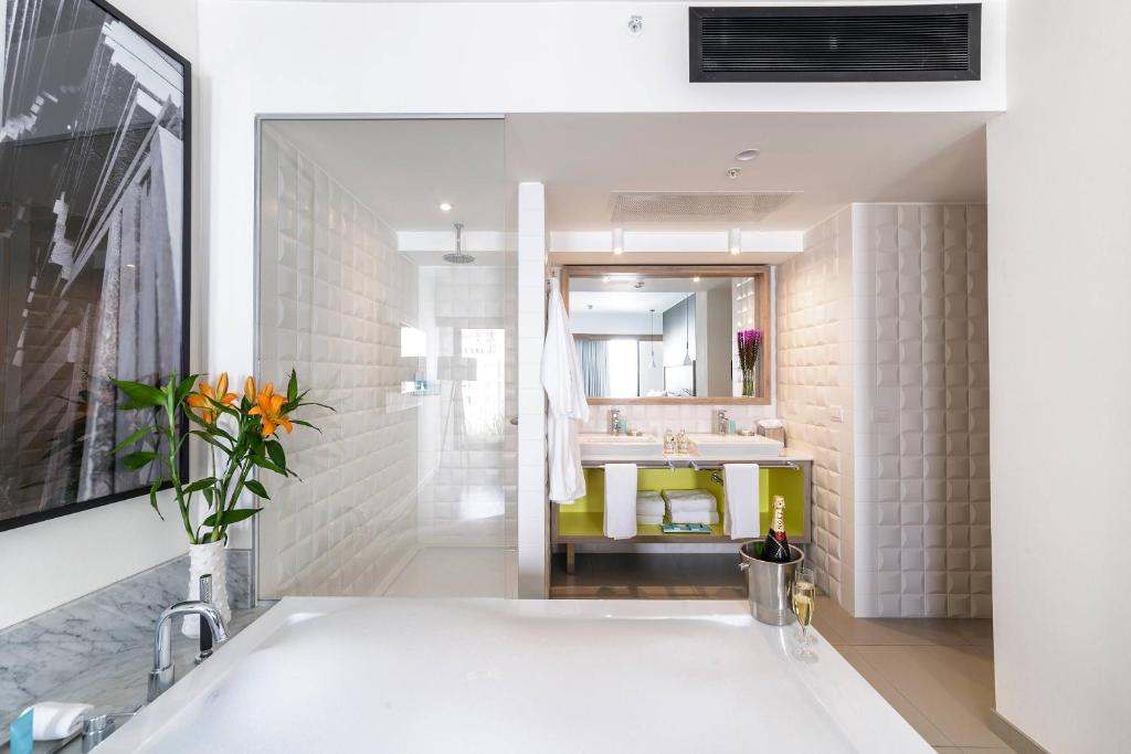 THE LOFT - Image 2