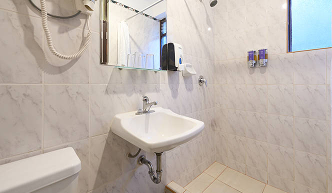 Traditional Twin Room - Image 4