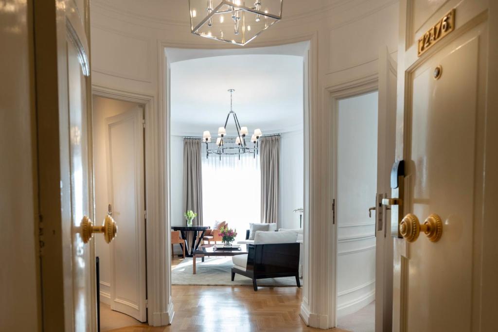 Mirador Luxury Suite - Image 3