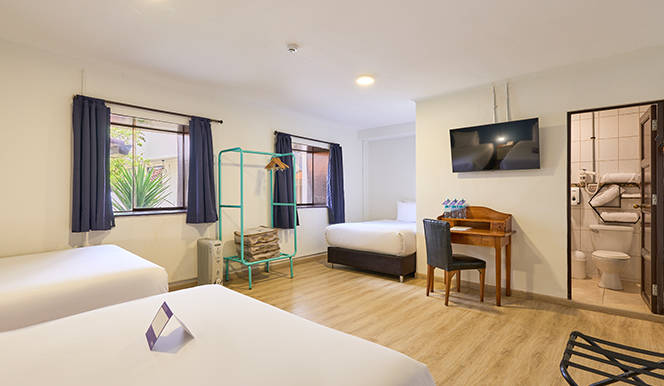 Superior Triple Room - Image 4