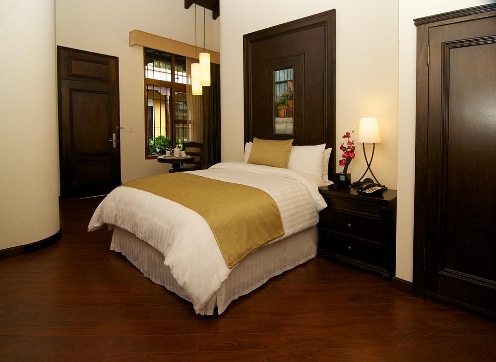 Honeymoon Suite - Image 1