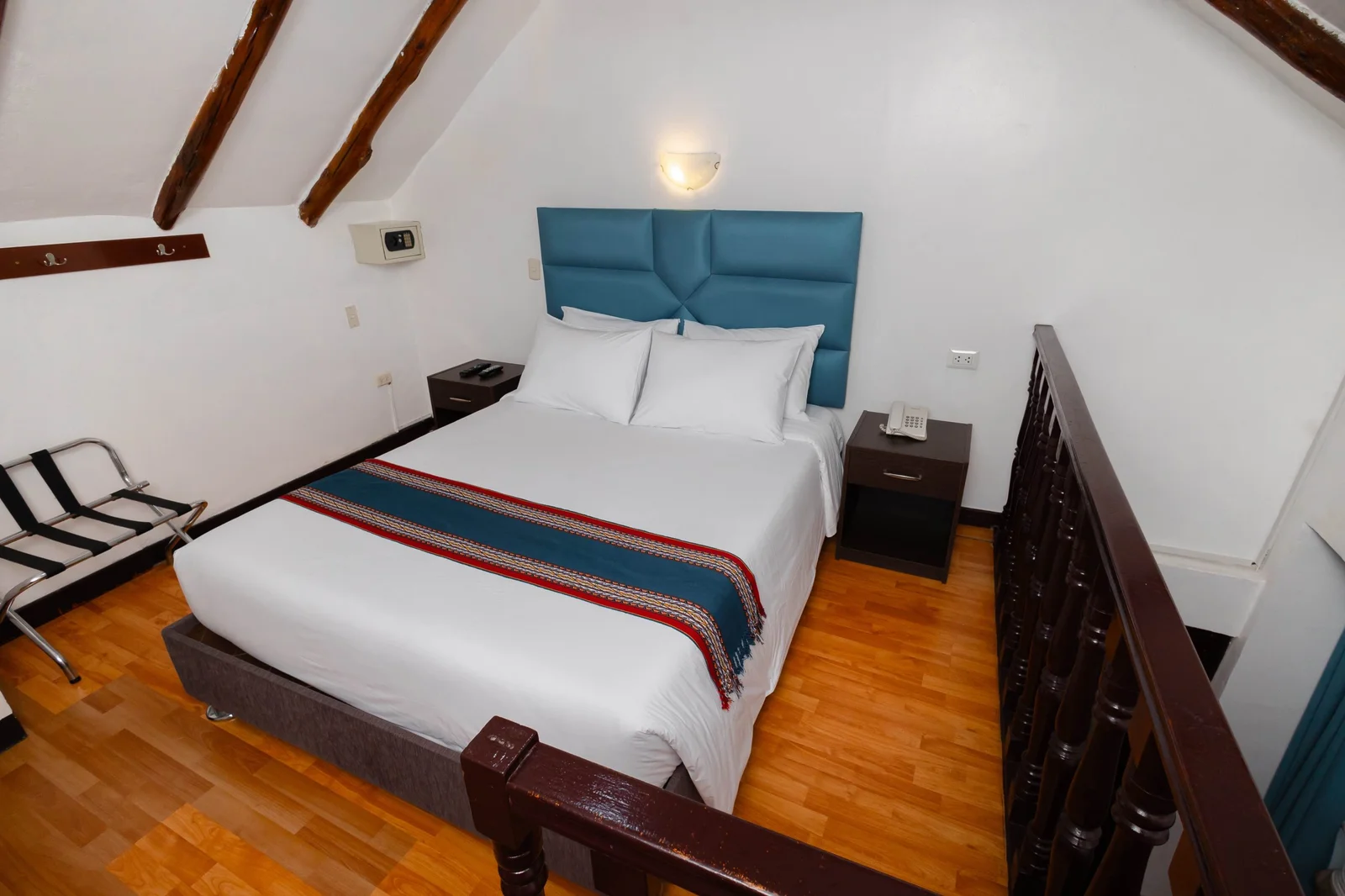 Deluxe Double Room with Balcony - Image 2